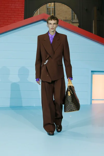 Look 13